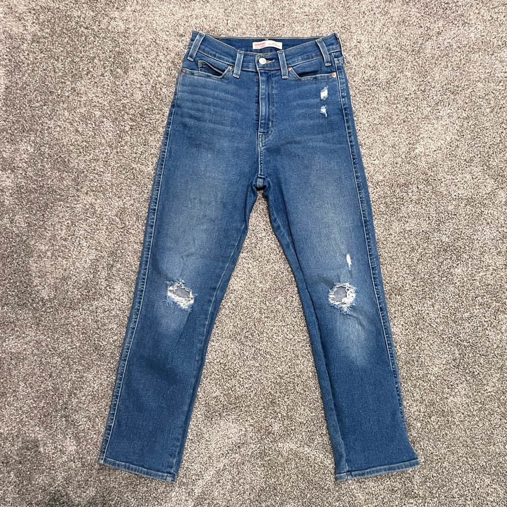Signature by Levi Strauss Women's Straight Leg Blue Jeans